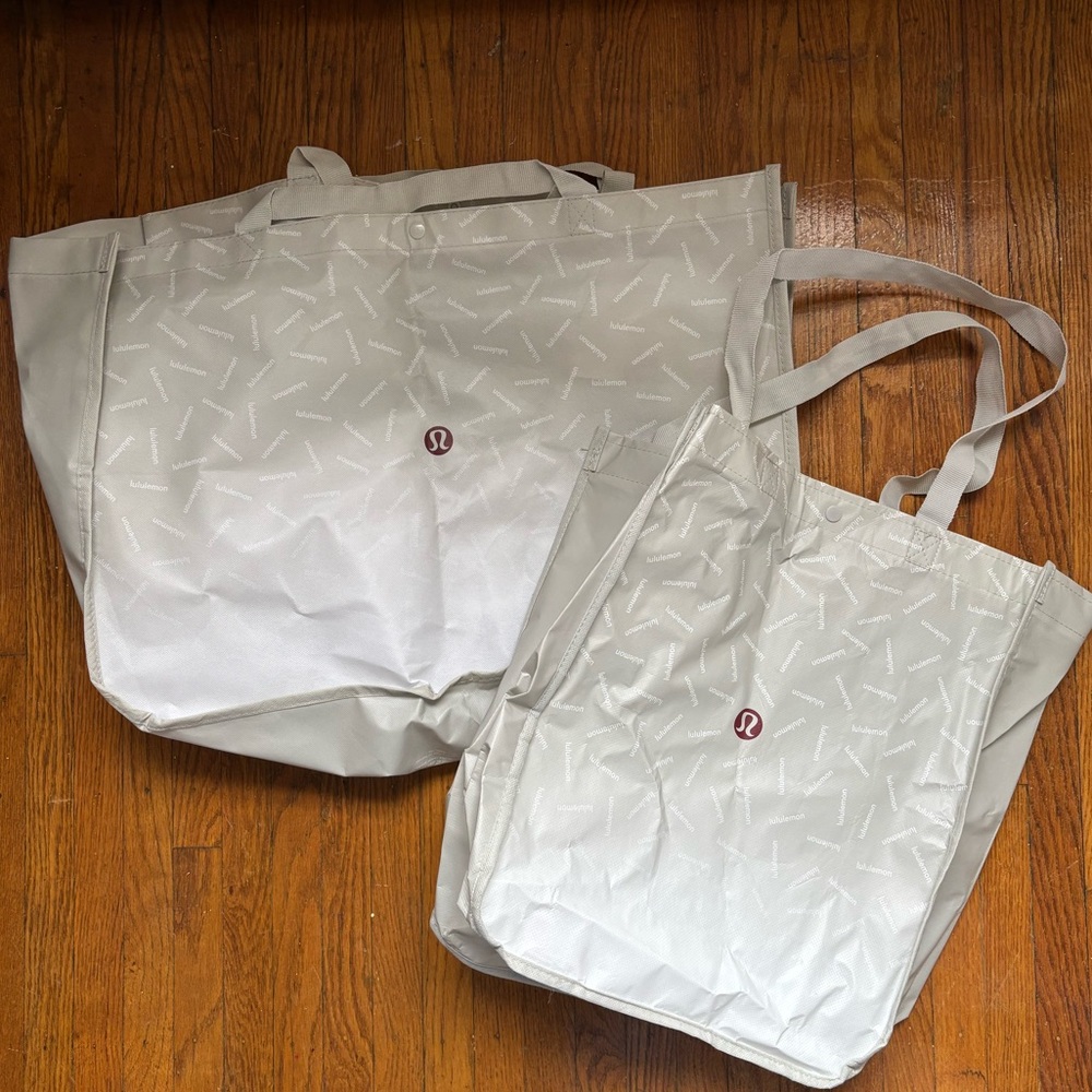 Lululemon large and extra large bags